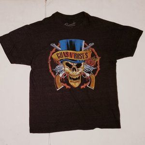 Guns & Roses Band T- Shirt. Size Large